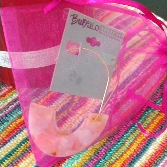 Accessories Bundle - Picture 4 of 9